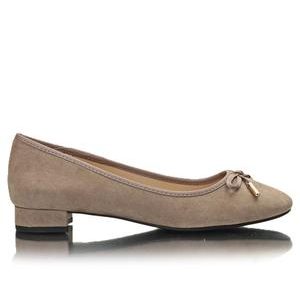 Low Heel Pumps - Beige